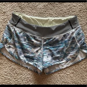Lululemon Speed Up 2.5” shorts